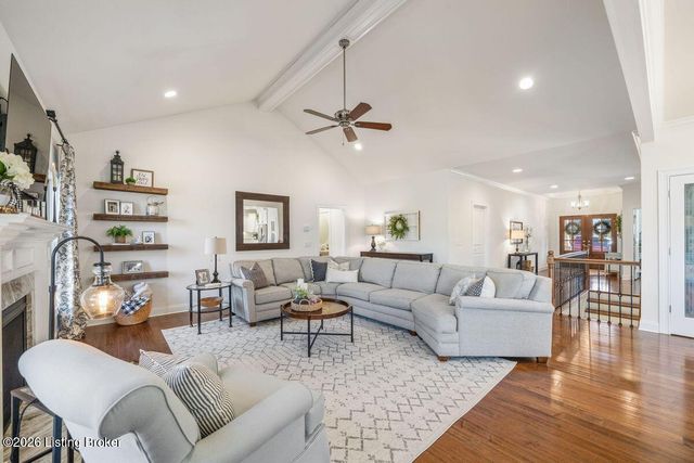 115 Locust Park Pl, Louisville, KY 40245