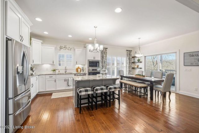 115 Locust Park Pl, Louisville, KY 40245