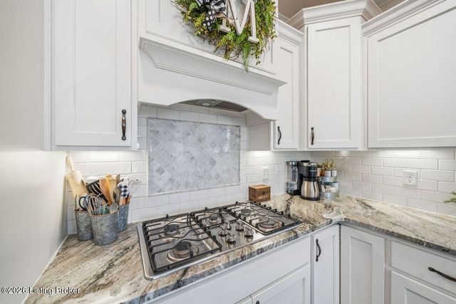 115 Locust Park Pl, Louisville, KY 40245