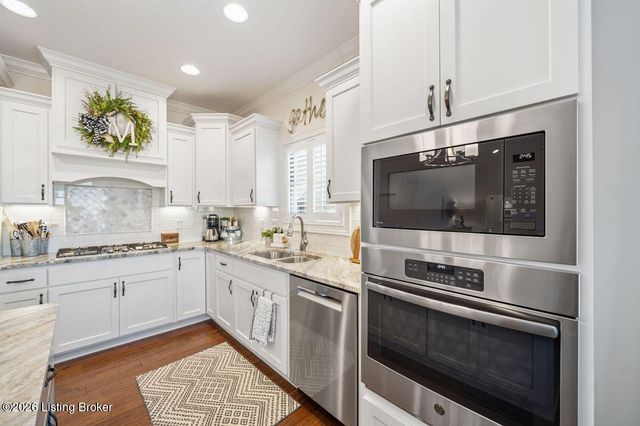 115 Locust Park Pl, Louisville, KY 40245