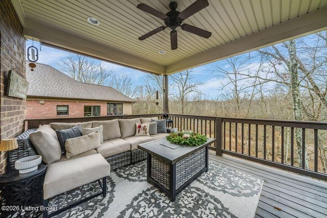 115 Locust Park Pl, Louisville, KY 40245