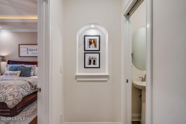 115 Locust Park Pl, Louisville, KY 40245