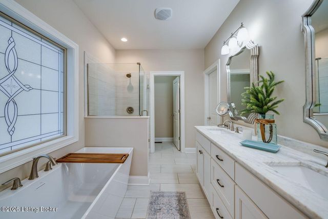 115 Locust Park Pl, Louisville, KY 40245