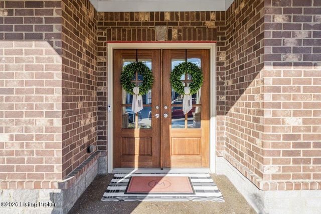 115 Locust Park Pl, Louisville, KY 40245