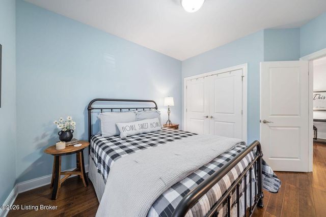 115 Locust Park Pl, Louisville, KY 40245