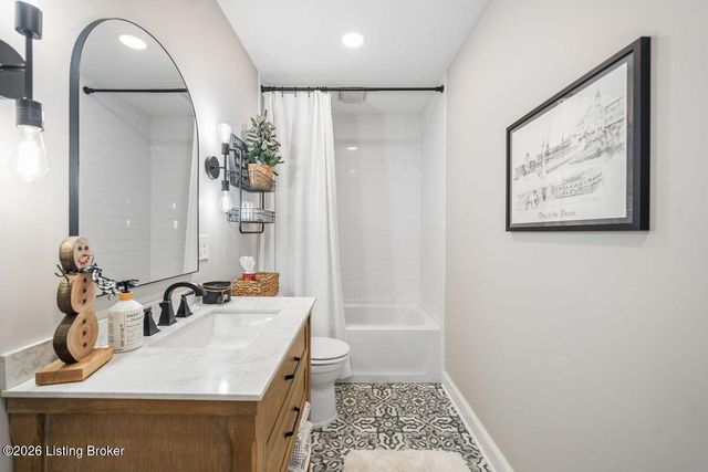 115 Locust Park Pl, Louisville, KY 40245