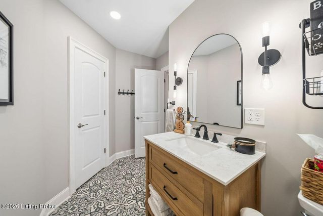 115 Locust Park Pl, Louisville, KY 40245