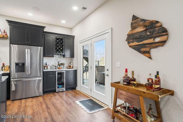 115 Locust Park Pl, Louisville, KY 40245