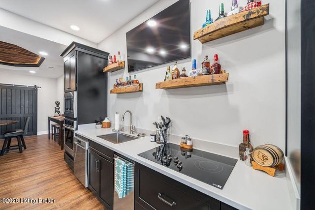 115 Locust Park Pl, Louisville, KY 40245