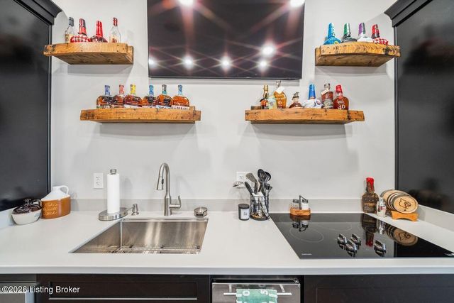 115 Locust Park Pl, Louisville, KY 40245