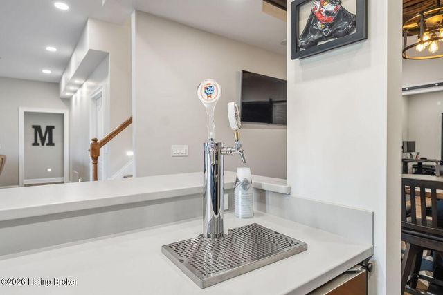 115 Locust Park Pl, Louisville, KY 40245