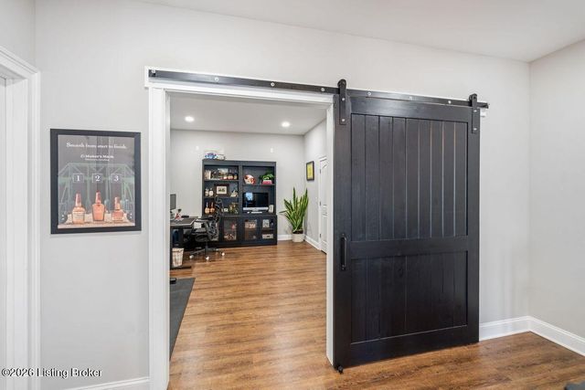 115 Locust Park Pl, Louisville, KY 40245