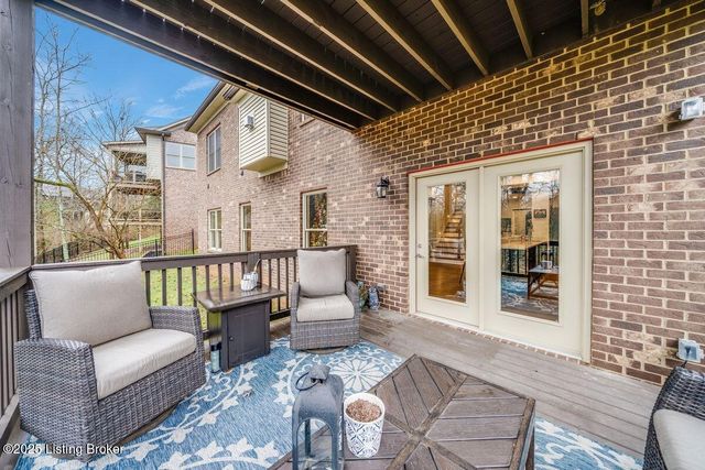 115 Locust Park Pl, Louisville, KY 40245