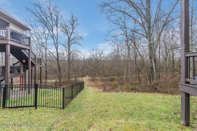 115 Locust Park Pl, Louisville, KY 40245