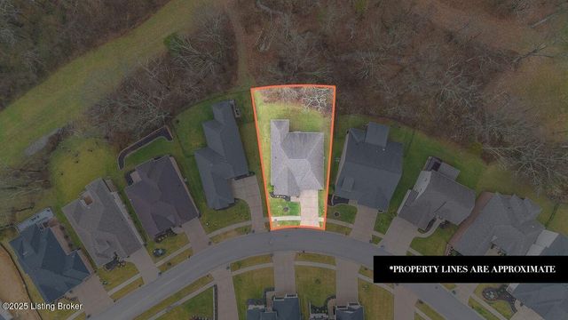 115 Locust Park Pl, Louisville, KY 40245