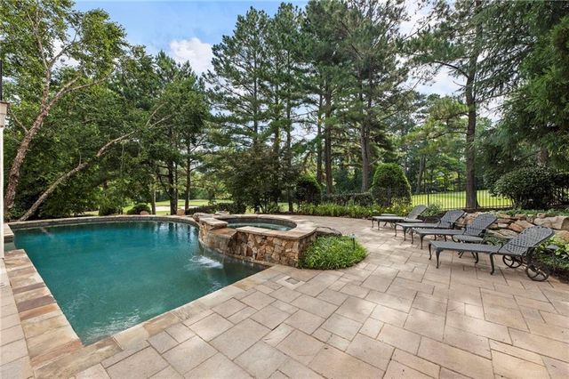 8270 Saint Marlo Fairway Drive, Duluth, GA 30097