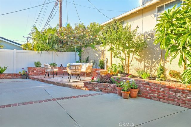 418 E Bay Street, Costa Mesa, CA 92627