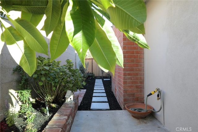 418 E Bay Street, Costa Mesa, CA 92627