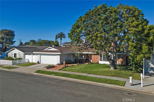 418 E Bay Street, Costa Mesa, CA 92627