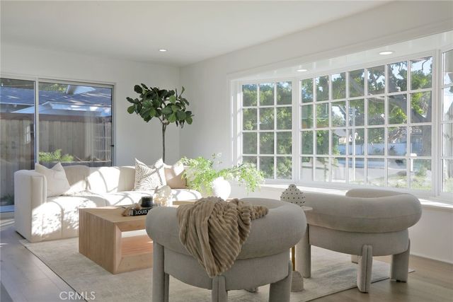 418 E Bay Street, Costa Mesa, CA 92627