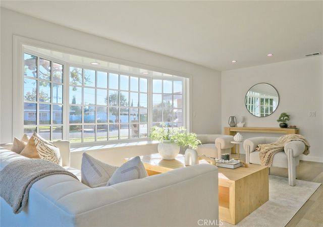 418 E Bay Street, Costa Mesa, CA 92627