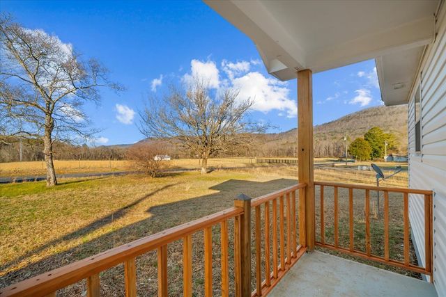 3915 Hurricane Road, Rocky Face, GA 30740