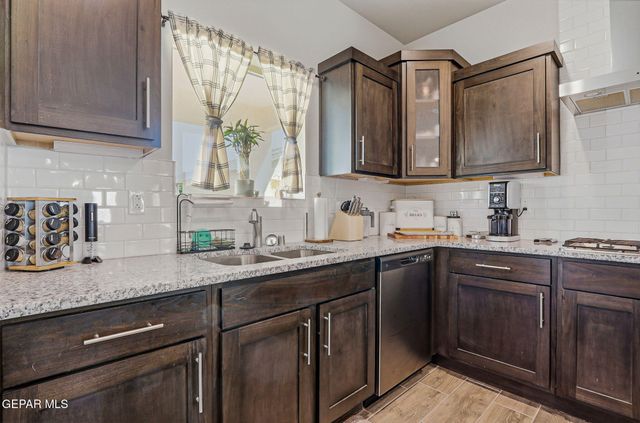 51049 FOX TRAIL Avenue, El Paso, TX 79934