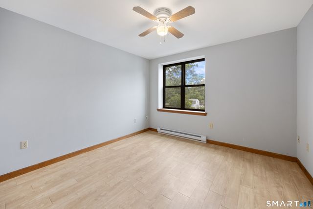 180 North Cherry Street 13, Wallingford, CT 06492