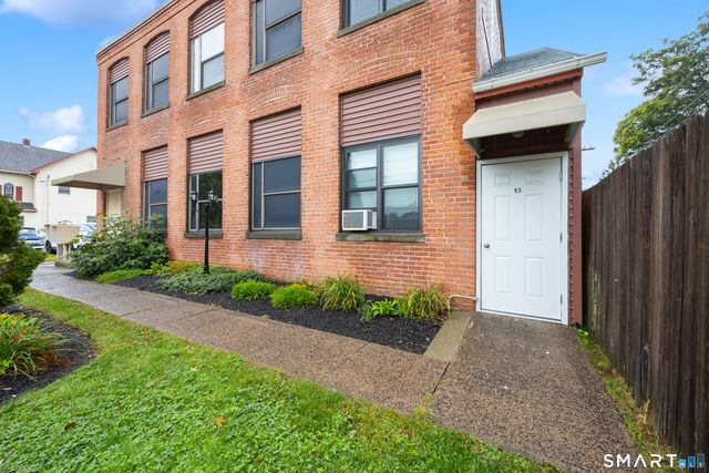 180 North Cherry Street 13, Wallingford, CT 06492