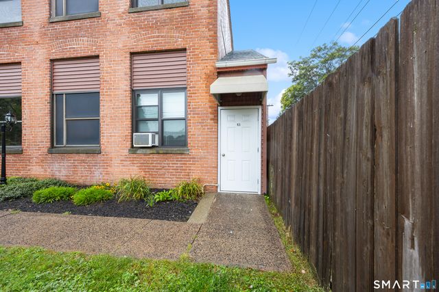 180 North Cherry Street 13, Wallingford, CT 06492
