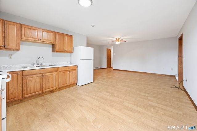 180 North Cherry Street 13, Wallingford, CT 06492