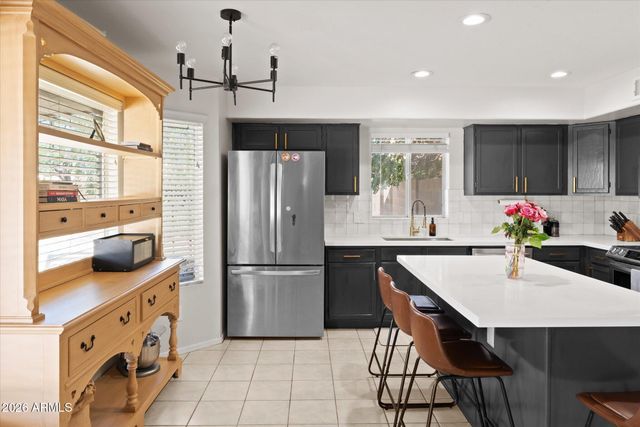 250 S SEAN Drive, Chandler, AZ 85224