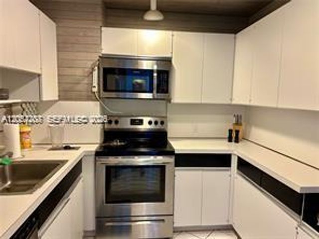 100 Bayview Drive 1503, Sunny Isles Beach, FL 33160