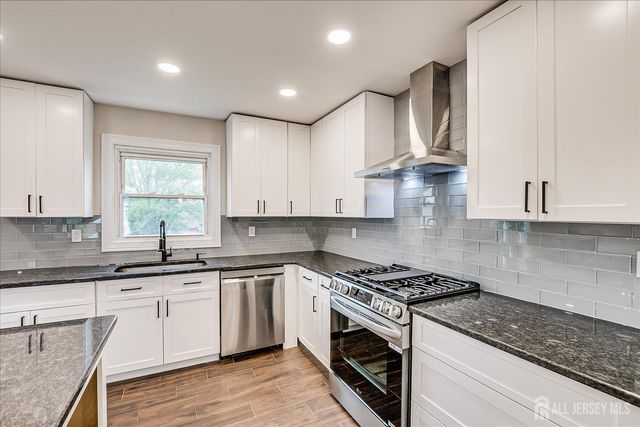 3 Birch Road, Edison, NJ 08817