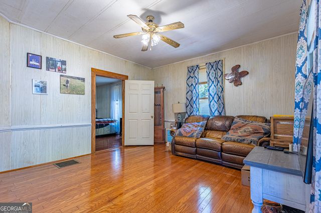 84 Hood Street, Commerce, GA 30529