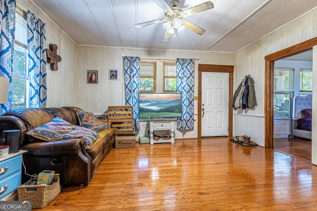 84 Hood Street, Commerce, GA 30529