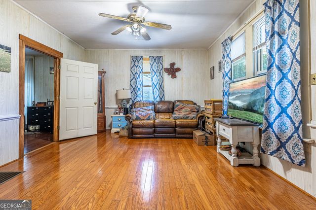 84 Hood Street, Commerce, GA 30529