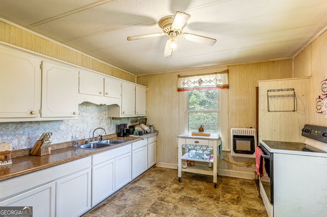 84 Hood Street, Commerce, GA 30529