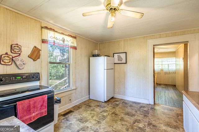 84 Hood Street, Commerce, GA 30529