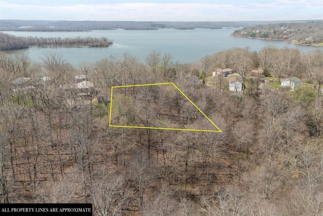 510 Big Richland Dr, Waverly, TN 37185