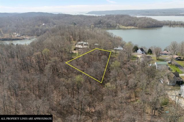 510 Big Richland Dr, Waverly, TN 37185
