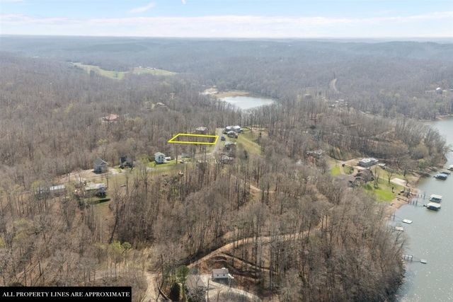 510 Big Richland Dr, Waverly, TN 37185