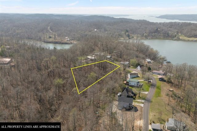 510 Big Richland Dr, Waverly, TN 37185