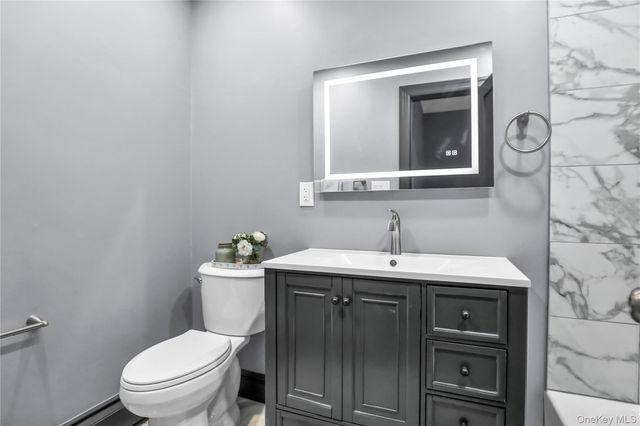 99 Ontario St, Port Jefferson Station, NY 11776