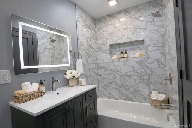 99 Ontario St, Port Jefferson Station, NY 11776