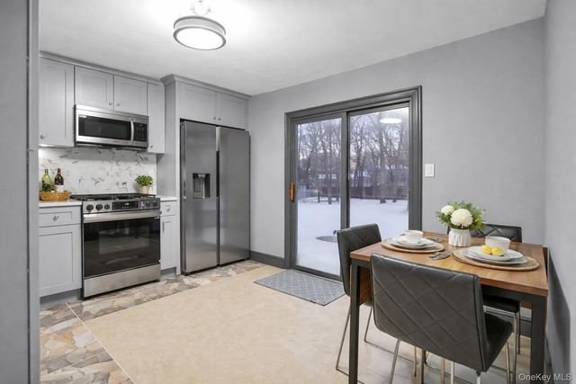 99 Ontario St, Port Jefferson Station, NY 11776