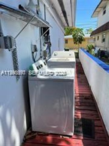 1909 Pierce St 2, Hollywood, FL 33020