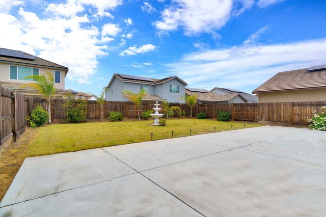 6188 E Berkeley Avenue, Fresno, CA 93727