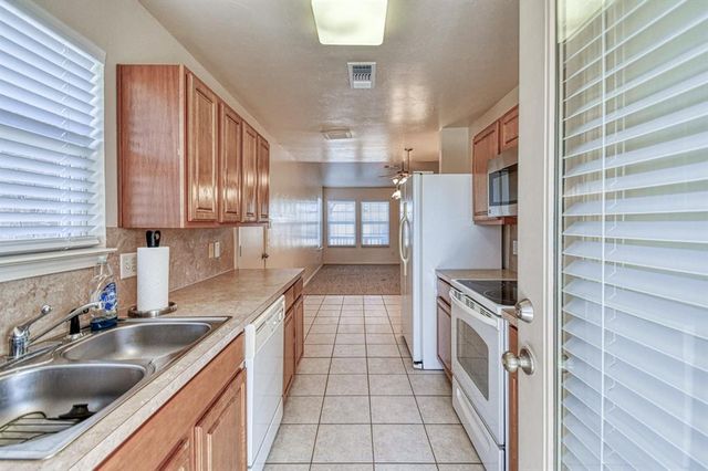 812 Humming Fish Drive, Norman, OK 73069