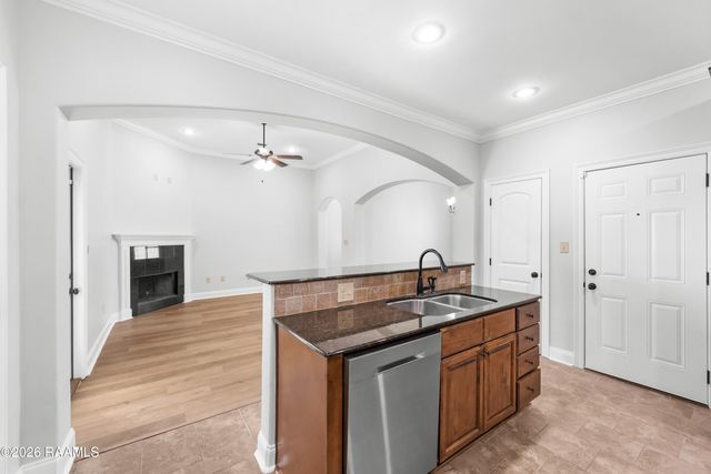 104 Clover Leaf Drive, Lafayette, LA 70508